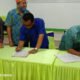 Foto: Penanda Tanganan keputusan UMK 2021 (Sei Suka,12/11/2020) (kedannews.com/Muhammad Arifin Efendi)