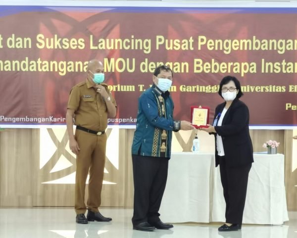 Bupati Karo dan Rektor UNEFA Tandatangani MoU Pengembangan Karir Pendidikan ASN