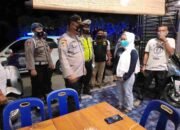 Patroli Malam Ipda Sitinjak Himbau Pengelola Cafe dan Rumah Makan Patuhi Prokes