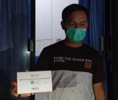 Dengan Pengawalan Ketat 2.131 Dosis Vaksin Sinovac Tiba Di Aceh Tamiang