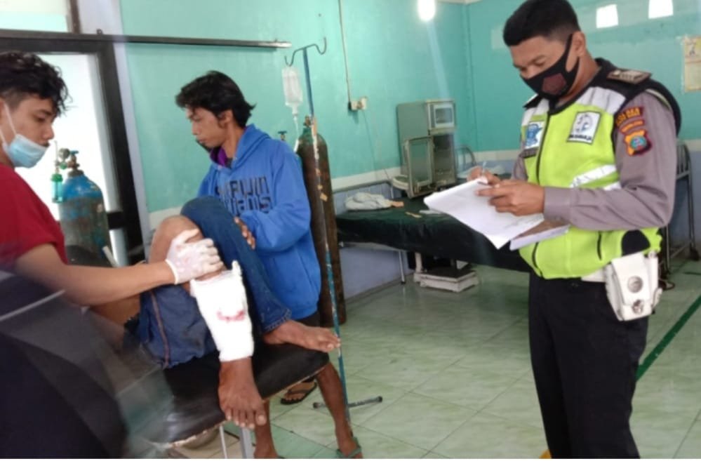 Mini Bus Adu Banteng Dengan Mio, Warga Dewi Sri Terkapar Sekarat di Jalinsum Tanjung Seri