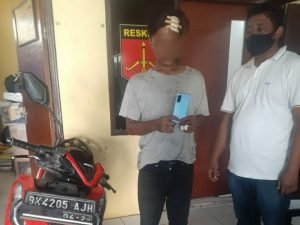 Jambret Hp Milik Lasma Boru Hutapea, Didi Digimbal Sampai Bonyok