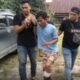 Petik Sepmor di Pool Bus Inalum, Terekam CCTV Kernet Bus di Dor Polsek Indrapura