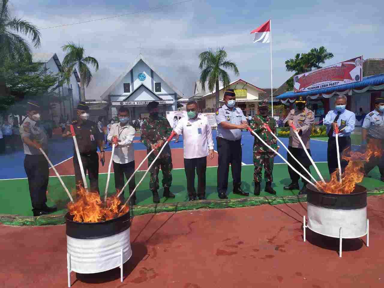 Kapolsek Medan Helvetia Hadiri Pemusnahan Barang Bukti Di Rutan Kls 1 A Medan