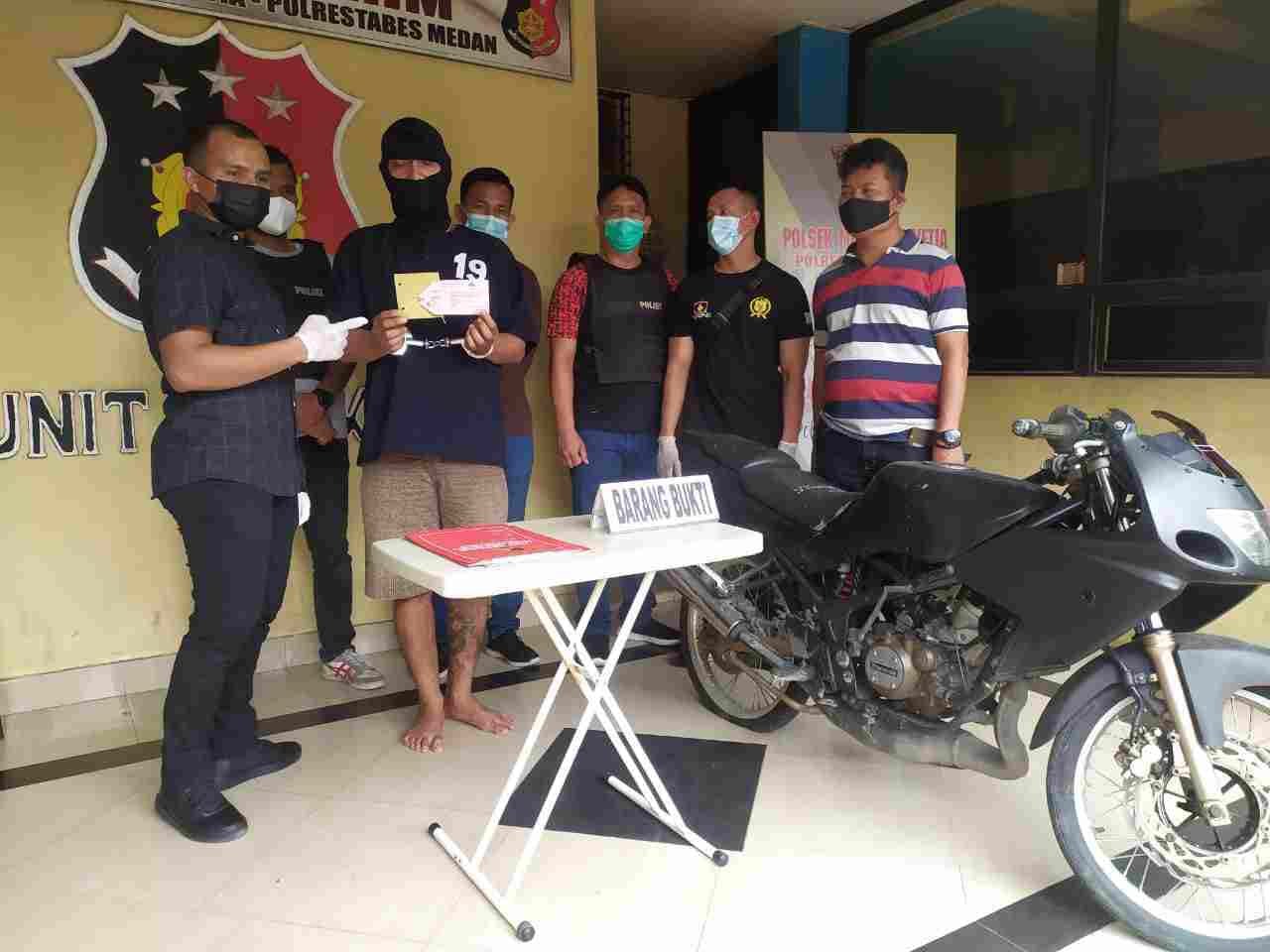 Bawa 5 Butir Pil Ekstasi Menunggu Pembelinya, Pemuda ini Di Sikat Tekab Polsek Medan Helvetia