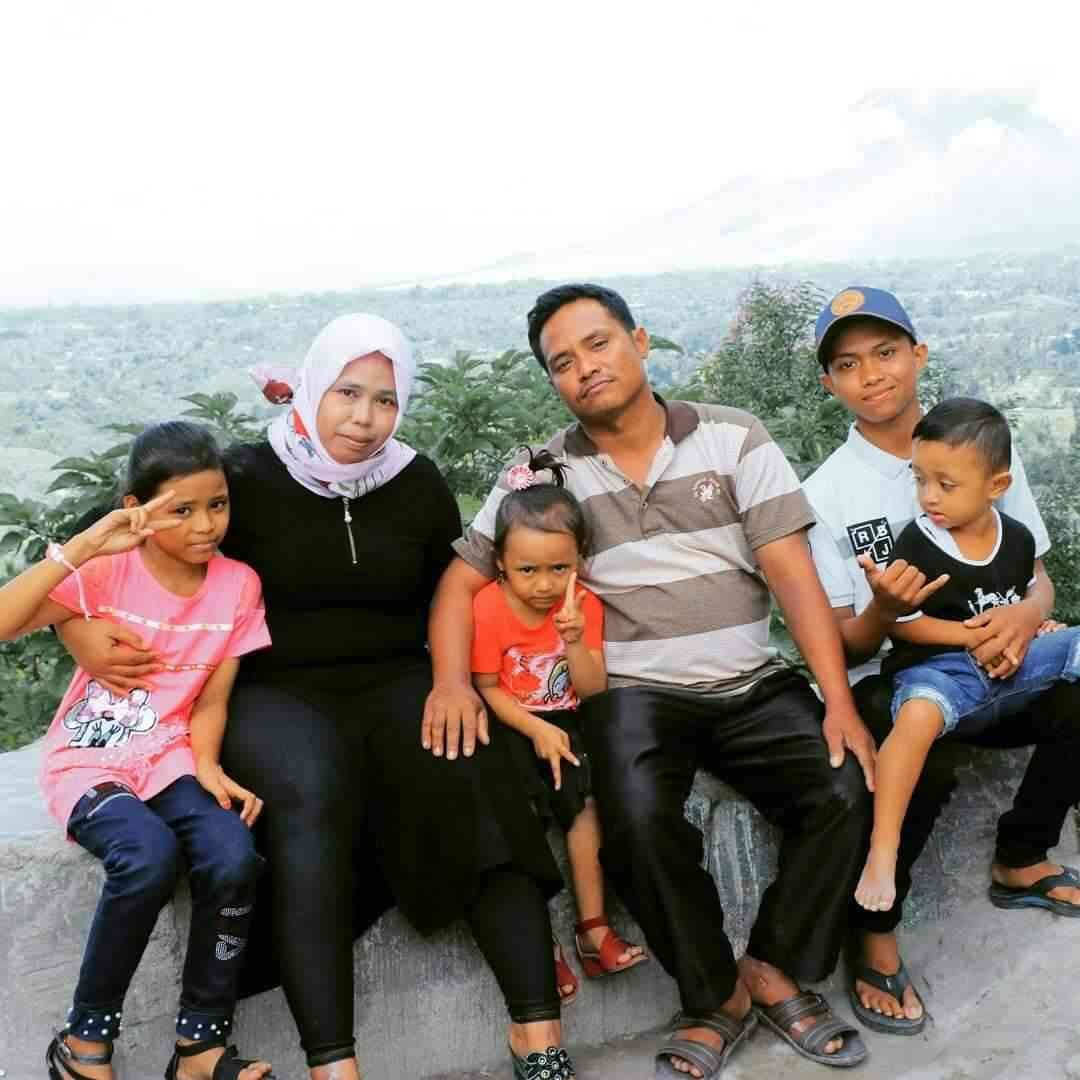 Datang ke DPRD, Diki mohon bantuan Pulangkan Ayahnya Di Malaysia