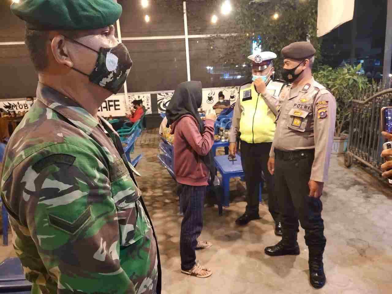 Patroli Ops Yutisi, Kapolsek Indrapura Tindak Pelanggaran Prokes