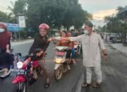 Anggota DPRD F PPP dan PD GPII Berbagi Takjil Ringankan Beban Musafir