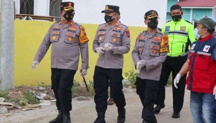 Kapolres Batu Bara dan Kapolsek Lima Puluh Pantau Posko PPKM di Kelurahan Lima Puluh