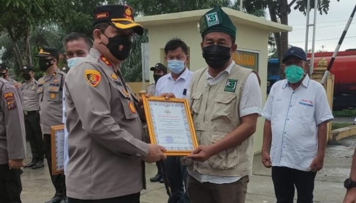 KSJ Kecamatan Air Putih Terima Penghargaan Dari Kapolres Batu Bara