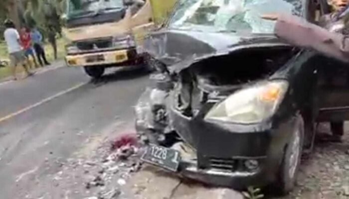 Tragis ! Pecah Ban Mobil Dinas Milik Pemkab Batu Bara Tabrak Avanza Warga Medan Denai Tewas