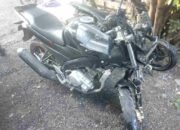 Hendak Mendahului Tronton, Honda Beat Laga Kambing Dengan Vixion, 1 Tew4s, 1 Koma