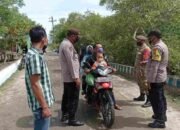 Polsek Labuhan Ruku: Himbau  Pengunjung Wisata Pantai Bunga dan Pantai Bali Lestari Agar Taat Prokes