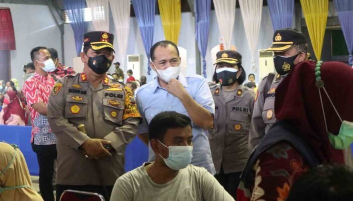 Kapolres, Bupati Batu Bara Tinjau Vaksinasi Massal Tahap II
