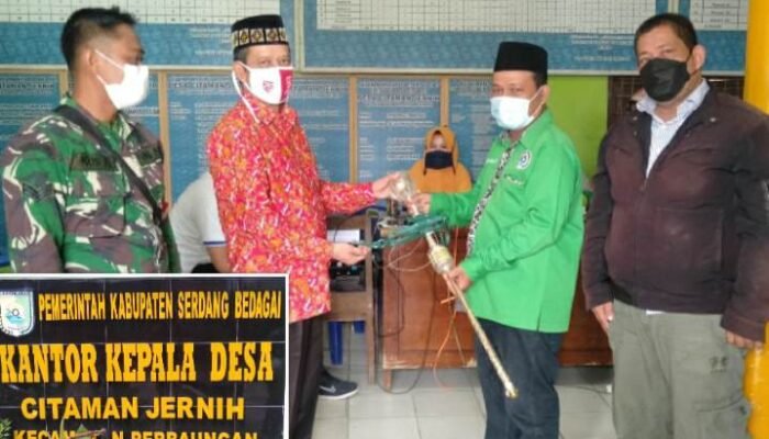 Pendamping Desa  Salurkan Bantuan Timbangan Balita Dari Ketua TP PKK Sergai Di Desa Citaman Jernih