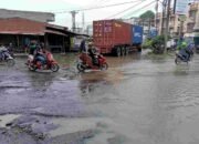 Lagi, Diguyur Hujan Kawasan Simpang Kantor Labuhan dan Simpang Dobi Terendam Banjir
