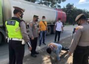 Gelar Ops Yustisi Polsek Lima Puluh Beri Sangsi Push Up Warga Tidak Taat Prokes