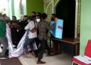 Aksi Mahasiswa Tuntut Rektor UINSU Mundur Nyaris Bentrok