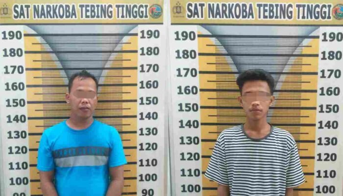 Dua Orang Laki-laki Dicengkram Sat Narkoba Polres Tebing Tinggi Diduga Pelaku Tindak Pidana Narkotika