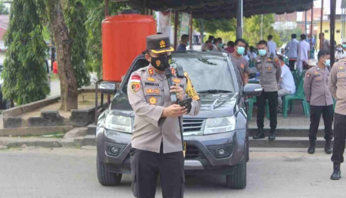 Kapolres Nisel Tinjau Langsung Pelaksanaan Vaksinasi Merdeka Massal