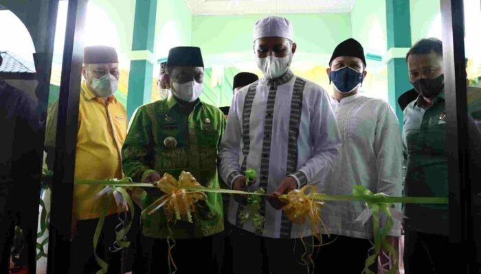 Wagub Musa Rajekshah Resmikan Masjid Al Musannif ke-23 di Sei Rampah