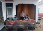 Bhabinkamtibmas Polsek Cikijing Monitoring Sekaligus Pengamanan Giat Vaksinasi Untuk Warga