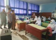 Bersama Muspika, Kapolsek Sumberjaya Pantau Penerapan Prokes Proses Belajar di Sekolah