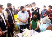 Bersama Menteri BUMN dan Ketua Kadin Indonesia, Bobby Nasution Tinjau Vaksinasi Massal di Medan Polonia