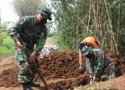 Satgas TMMD Kodim 0808/Blitar Bersama Warga Bangun Gorong-Gorong