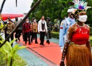 Tiba di Papua, Presiden disambut Tarian Selamat Datang