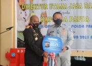 Kapolda Papua Terima Kendaraan Bermotor 1 Unit Minibus HI ACE dan Sarpras Dari Direktur Utama PT.Jasa Raharja