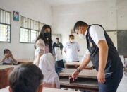 Tinjau Vaksinasi Bersama Kahiyang Ayu, Bobby Nasution pastikan Percepatan Vaksinasi bagi Pelajar mencapai Target