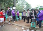 Kapolda Banten Bersama Wakapolda Banten Tinjau Pelaksanaan Pilkades di TPS 15