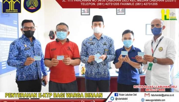 Disdukcapil Serahkan E-KTP Warga Binaan Rutan Kelas I Labuhan Deli