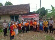 Jumat Barokah, Dirpamobvit Polda Banten Salurkan Paket Sembako di Cidadap