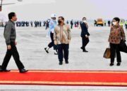 Tanpa Penyambutan, Presiden Jokowi Tiba di Tanah Air