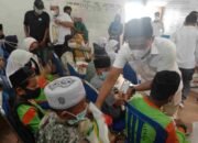 Kadin Batu Bara Berbagi Kepada Guru Ngaji, Bilal Mayit Serta Para Anak Yatim Piatu.