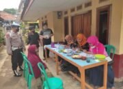 Kanit Provos Polsek Sukahaji Pimpin Monitoring dan Kawal Pelaksanaan Vaksinasi di Desa Ciomas