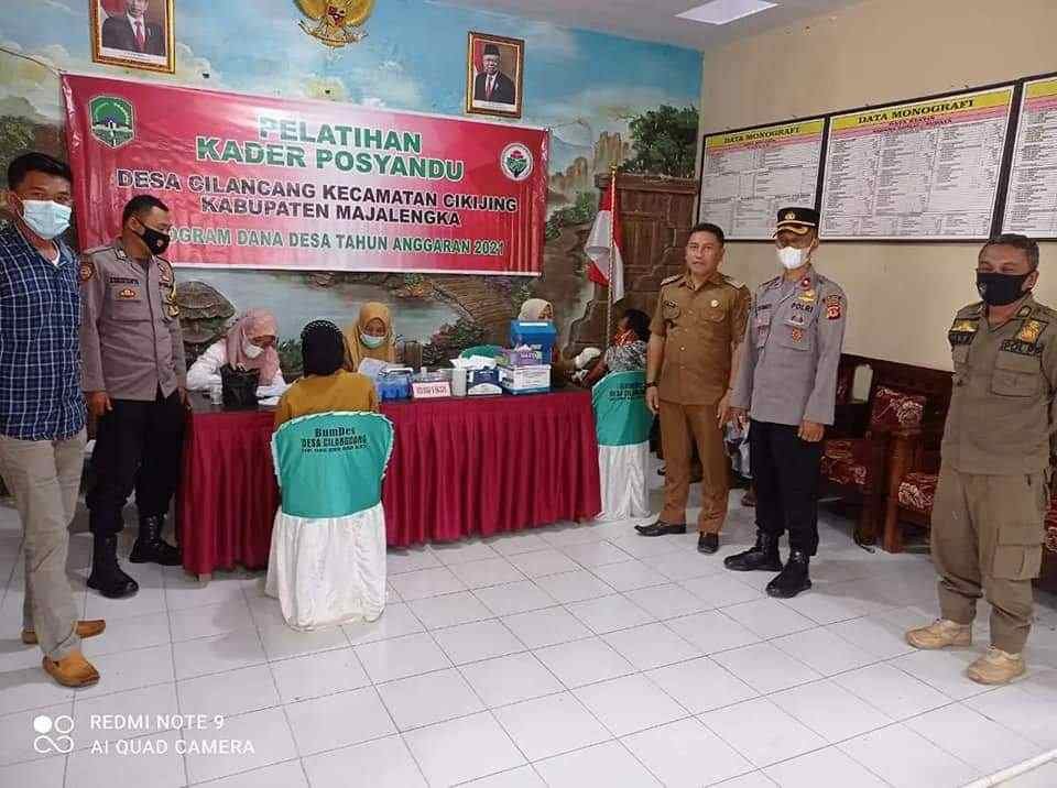 Kapolsek Cikijing Pantau Pelaksanaan Vaksinasi Covid -19 dan Imbau Prokes