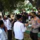 Memutus Rantai Penularan Covid-19, Kapolres Majalengka Bagikan Masker Kepada Santri