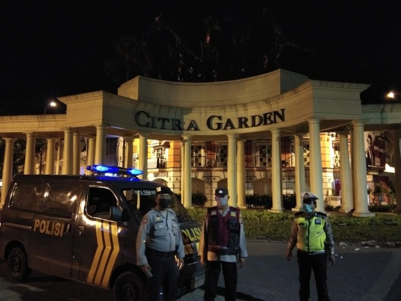 Personel Polsek Medan Baru Patroli Blue Light