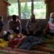 Personel Polres Deli Serdang Berkeliling Desa Mengkhitan Warga Kurang Mampu