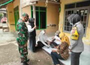 Sinergi Bhabinkamtibmas Polsek Jatiwangi Bersama Petugas Nakes Ajak Warga Lansia Untuk Vaksinasi