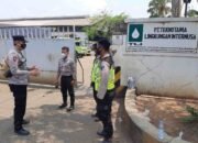 Pastikan Situasi Wilayah Kondusif, Patroli Polsek Sumberjaya Sambangi dan Berikan Himbauan Kepada Satpam PT