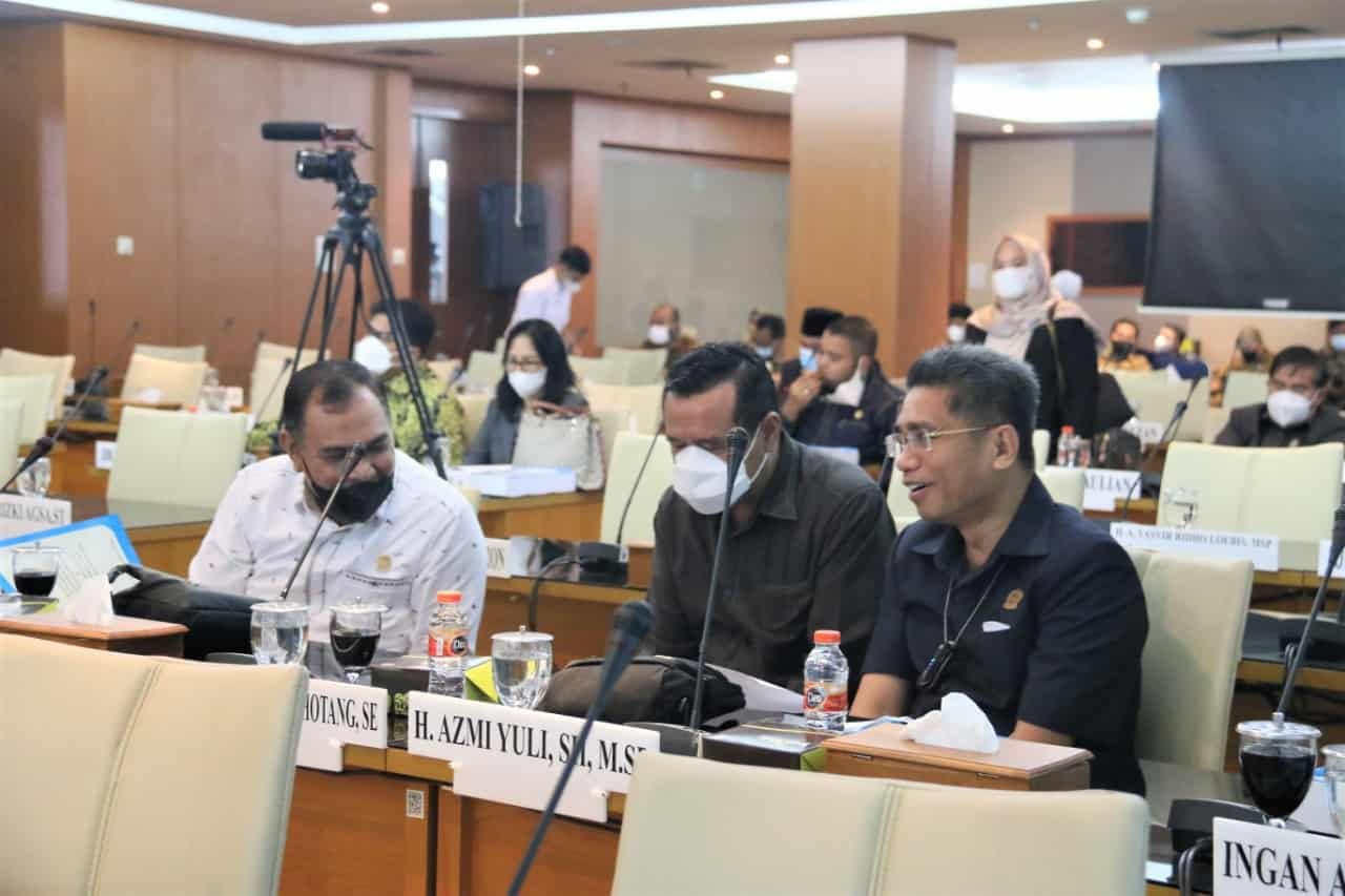 anggota DPRD Sumut saat mengikuti rapat paripurna ranperda perubahan perda tentang RPJMD 2019-2023