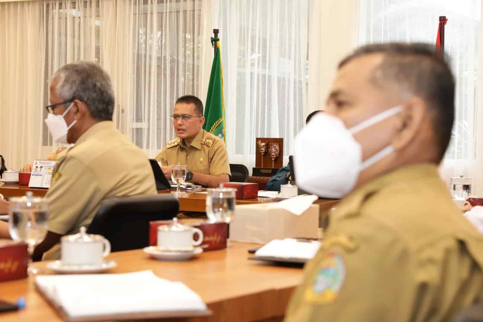 Wakil Gubernur (Wagub) Sumut Musa Rajekshah mengikuti kegiatan Virtual Assesment TPAKD Award di Rumah Dinas Wagub, Jalan Teuku Daud, Medan, Selasa (23/11). Pada kesempatan itu, Wagub menyampaikan empat program unggulan yang dilakukan, meliputi UMKM Go Digital, UMKM Naik Kelas, One Village One Agent (OVOA) serta Satu Rekening Satu Pelajar (KEJAR).