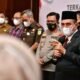 Gubernur Sumatera Utara (Sumut) Edy Rahmayadi bersama Forum Koordinasi Pimpinan Daerah (Forkompinda) Provinsi Sumut menghadiri sekaligus membuka secara langsung acara Asistensi Pengelolaan Keuangan Terkait Percepatan Penyerapan Anggaran dan Evaluasi PPKM di Santika Premiere Dyandra Hotel, Jalan Kapten Maulana Lubis, Medan, Senin (29/11/2021).
