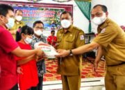 Bupati Serahkan Paket Natal di Panti Asuhan Yapentra Tanjung Morawa