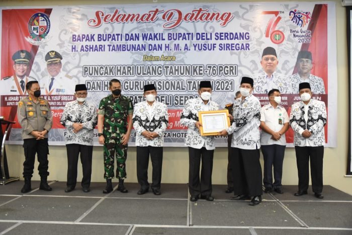 Bupati dan Wabup Deli Serdang Hadiri HUT PGRI dan HGN