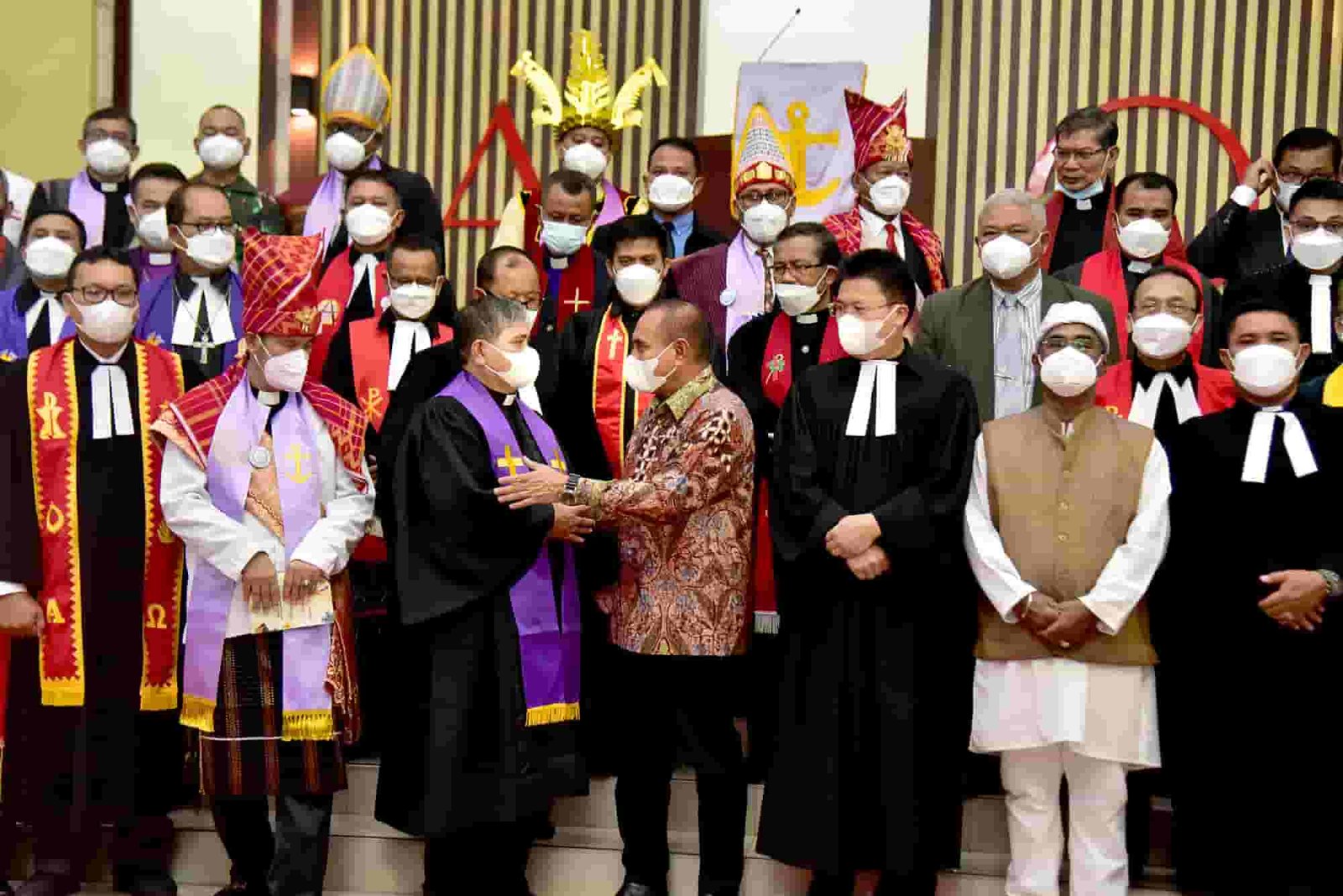 Gubernur Sumatera Utara (Sumut) Edy Rahmayadi menghadiri Perayaan Natal Persatuan Gereja Indonesia (PGI) Provinsi Sumut di Gedung Alfa Omega Jalan Pangeran Diponegoro Medan, Rabu (22/12/2021). (Dok/Humas).